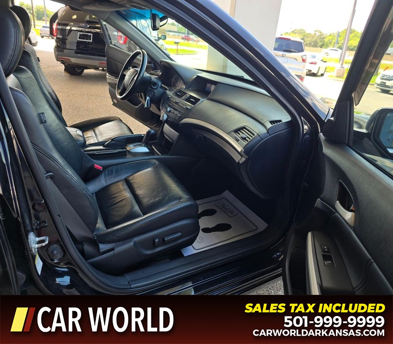Honda Accord Sedan Vehicle Full-screen Gallery Image 11
