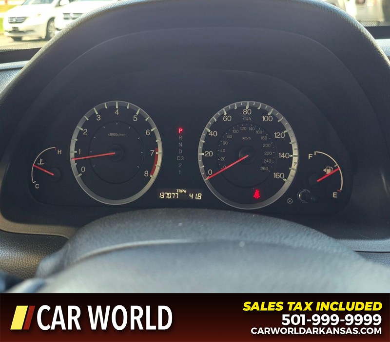 Honda Accord Sedan Vehicle Full-screen Gallery Image 17