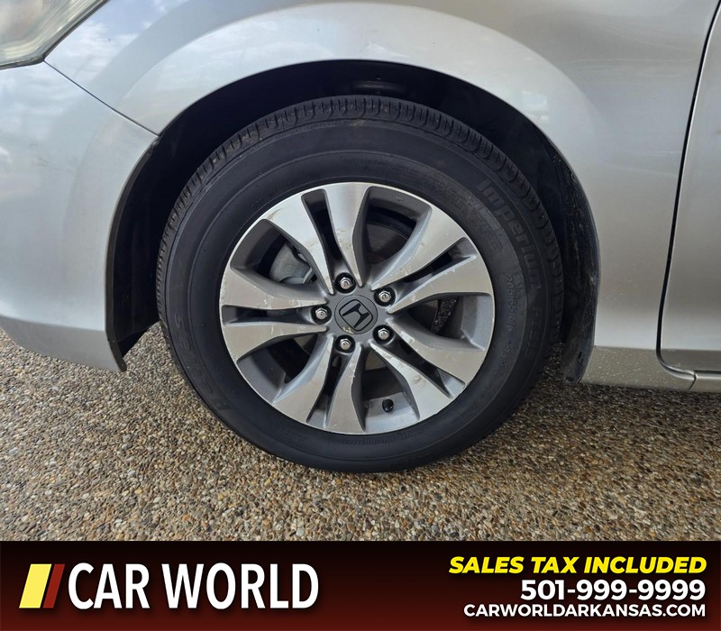 Honda Accord Sedan Vehicle Full-screen Gallery Image 6