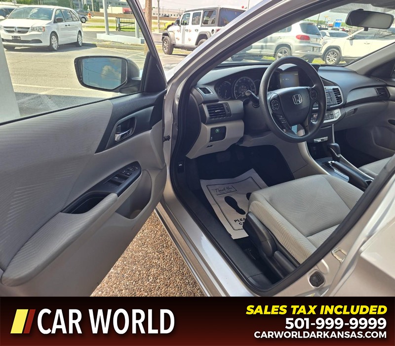 Honda Accord Sedan Vehicle Full-screen Gallery Image 7