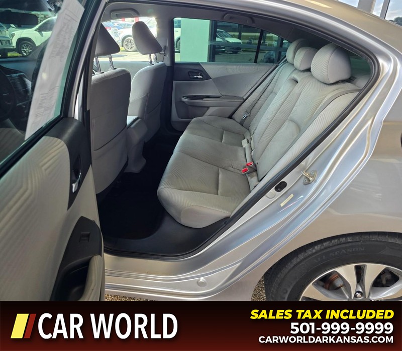 Honda Accord Sedan Vehicle Full-screen Gallery Image 10