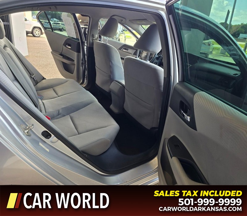 Honda Accord Sedan Vehicle Full-screen Gallery Image 12