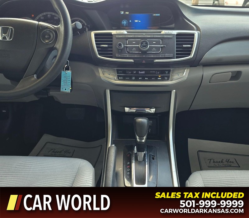 Honda Accord Sedan Vehicle Full-screen Gallery Image 17