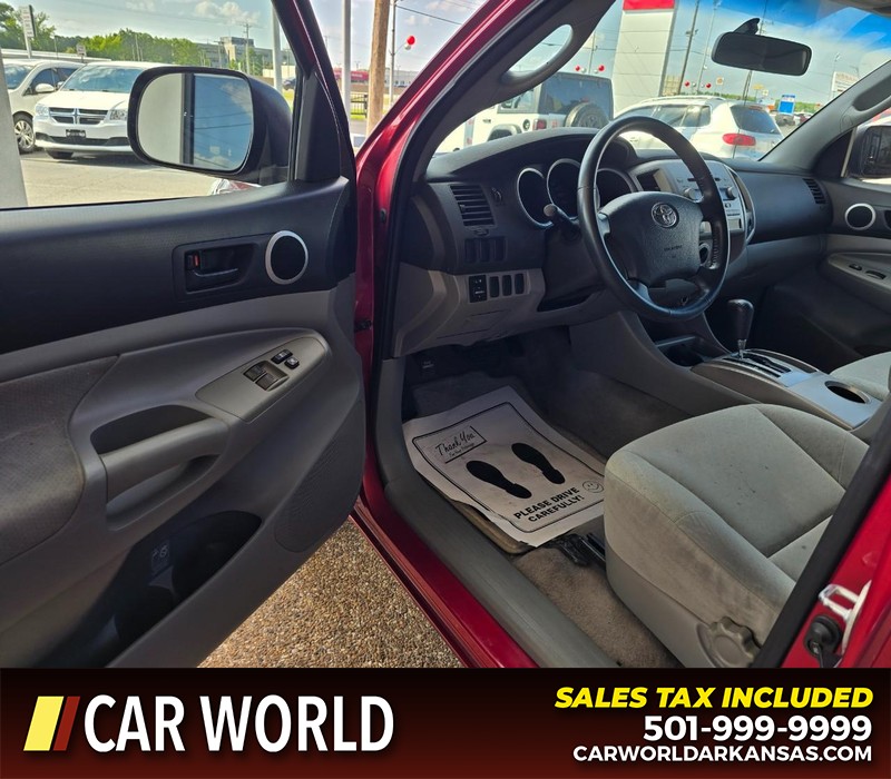 Toyota Tacoma Vehicle Full-screen Gallery Image 7