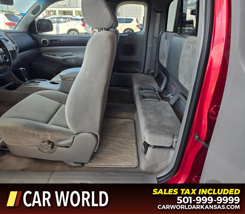 Toyota Tacoma Vehicle Full-screen Gallery Image 9