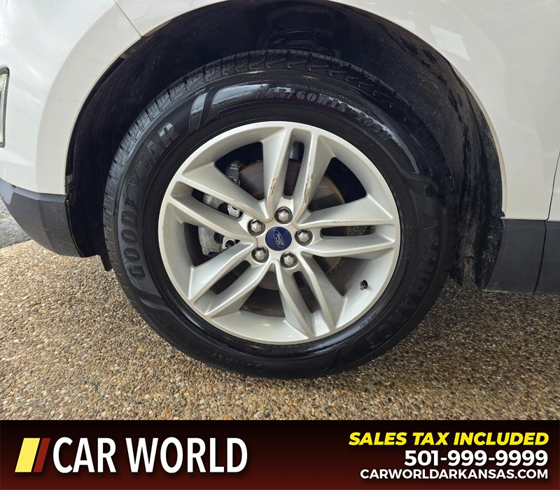 Ford Edge Vehicle Full-screen Gallery Image 6