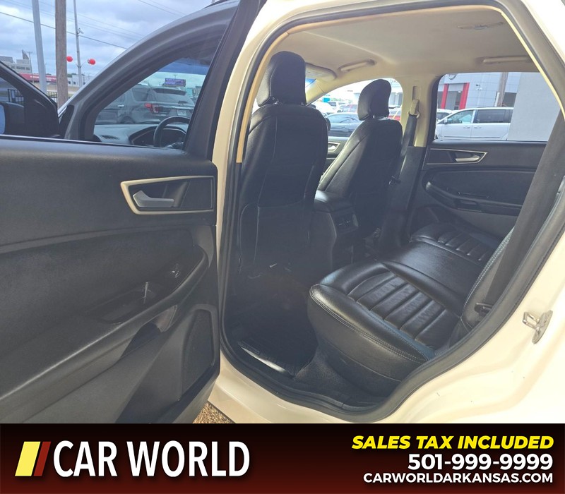 Ford Edge Vehicle Full-screen Gallery Image 9