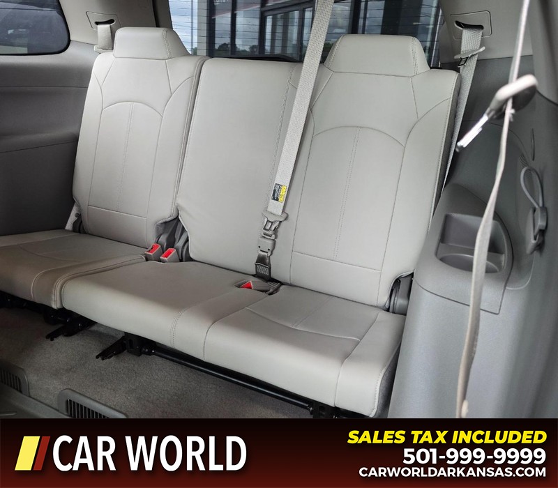 GMC Acadia Limited Vehicle Full-screen Gallery Image 11