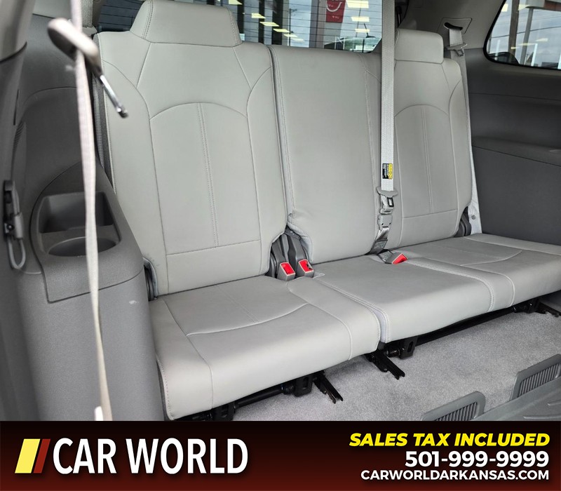 GMC Acadia Limited Vehicle Full-screen Gallery Image 14