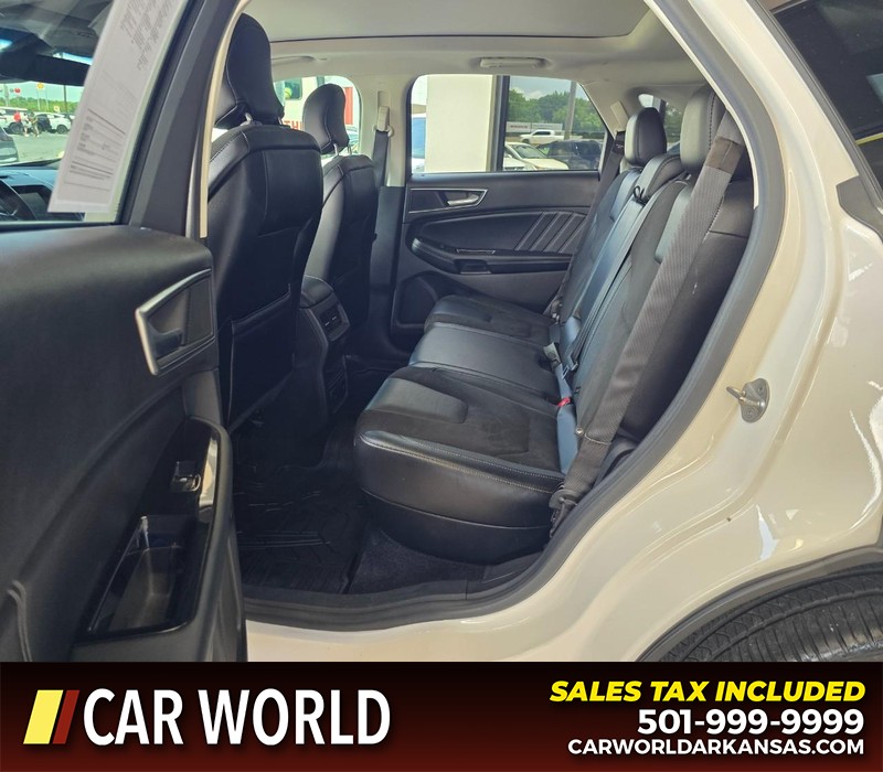 Ford Edge Vehicle Full-screen Gallery Image 10