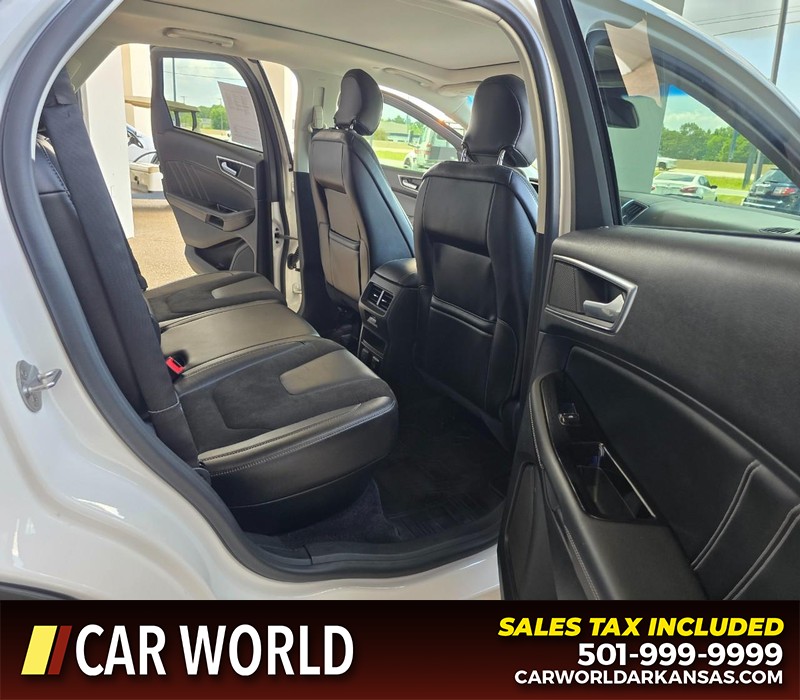 Ford Edge Vehicle Full-screen Gallery Image 12