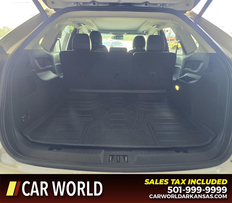Ford Edge Vehicle Full-screen Gallery Image 14