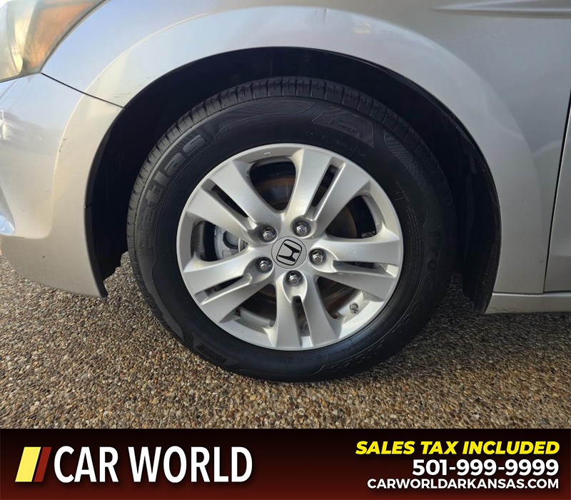 Honda Accord Sedan Vehicle Full-screen Gallery Image 6