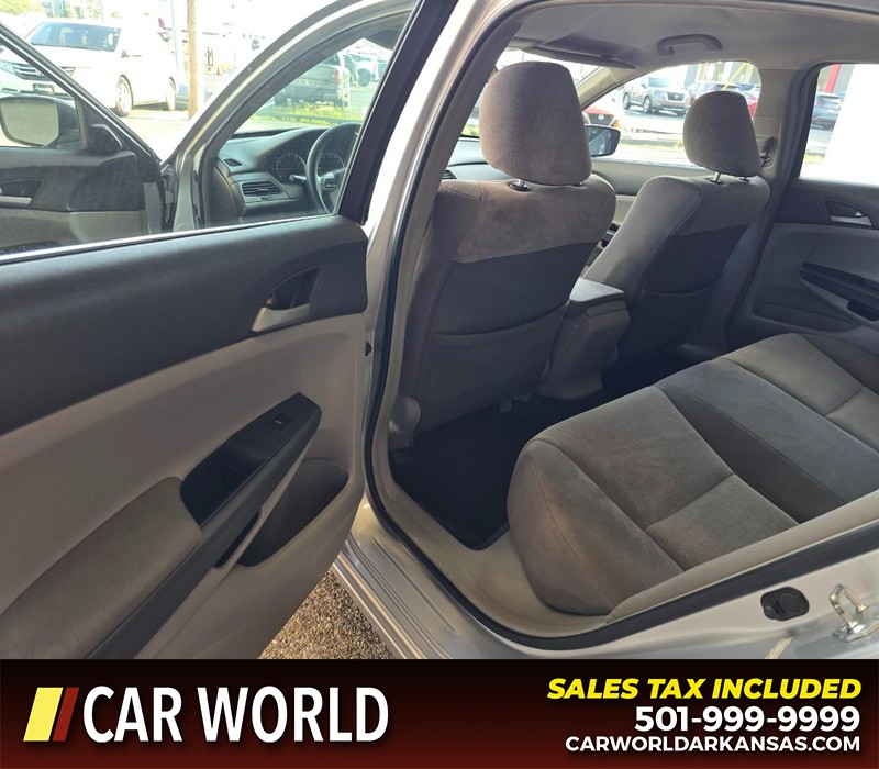 Honda Accord Sedan Vehicle Full-screen Gallery Image 9