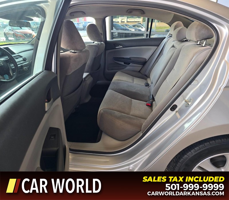 Honda Accord Sedan Vehicle Full-screen Gallery Image 10
