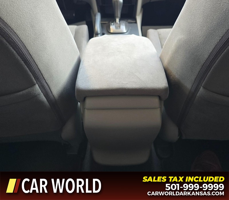 Honda Accord Sedan Vehicle Full-screen Gallery Image 18