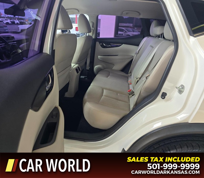 Nissan Rogue Sport Vehicle Full-screen Gallery Image 10