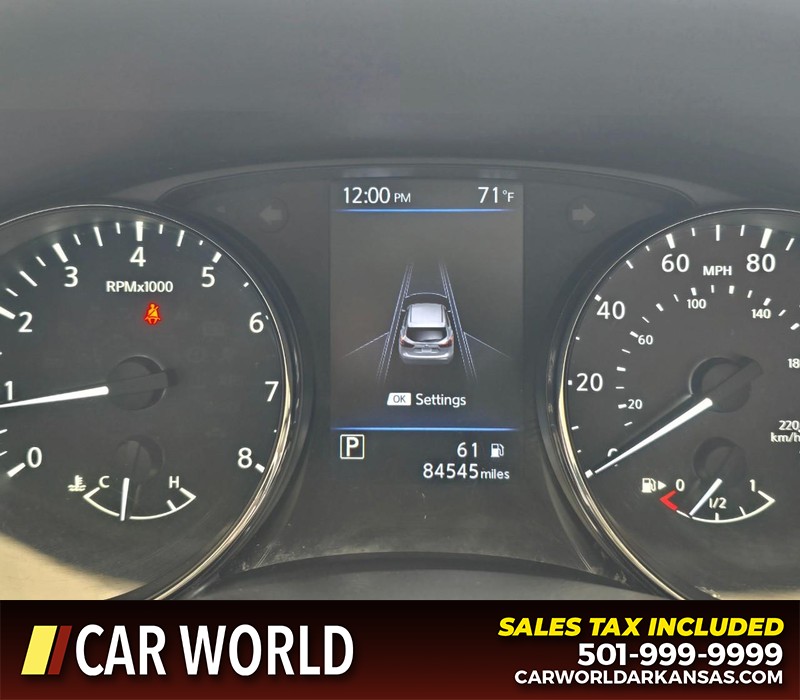 Nissan Rogue Sport Vehicle Full-screen Gallery Image 16