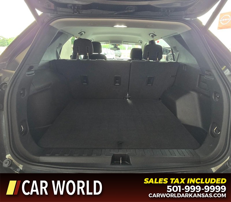 Chevrolet Equinox Vehicle Full-screen Gallery Image 13