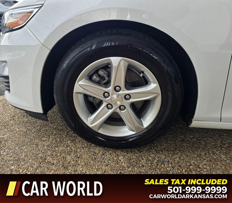 Chevrolet Malibu Vehicle Full-screen Gallery Image 6