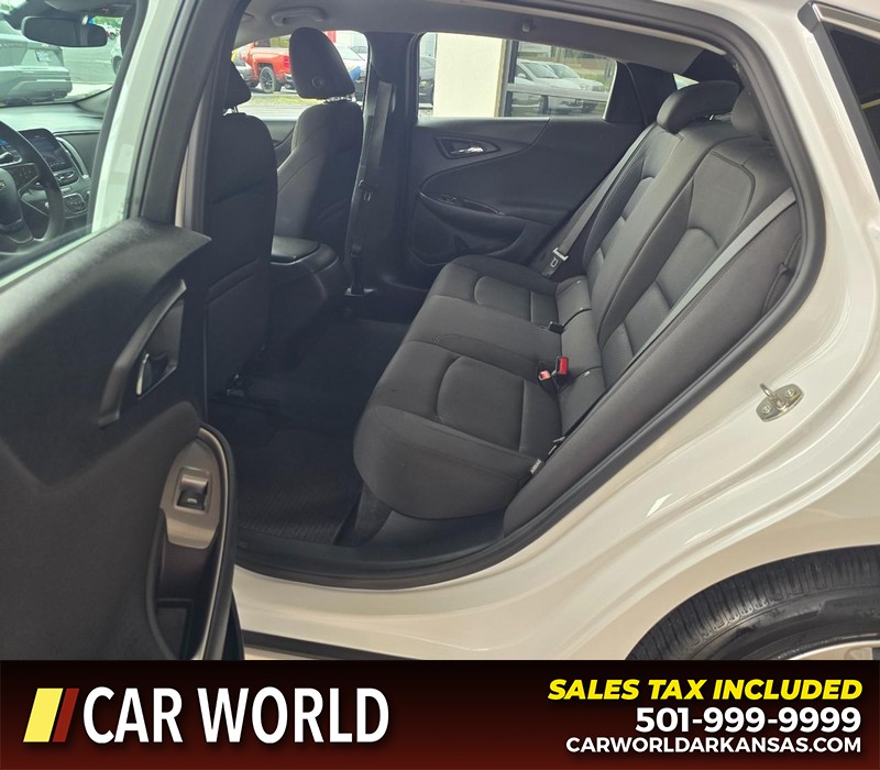 Chevrolet Malibu Vehicle Full-screen Gallery Image 10