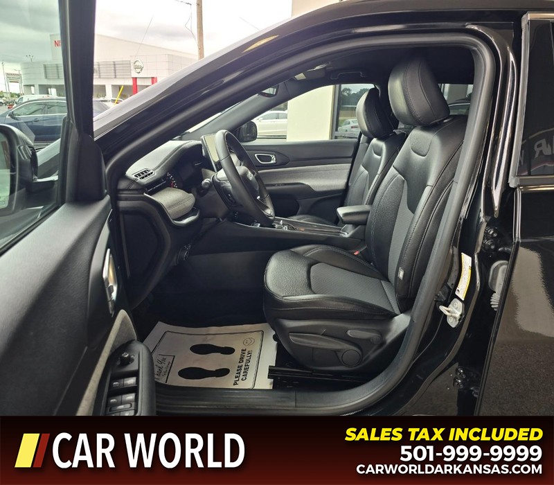Jeep Compass Vehicle Full-screen Gallery Image 8