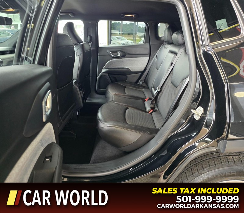 Jeep Compass Vehicle Full-screen Gallery Image 10