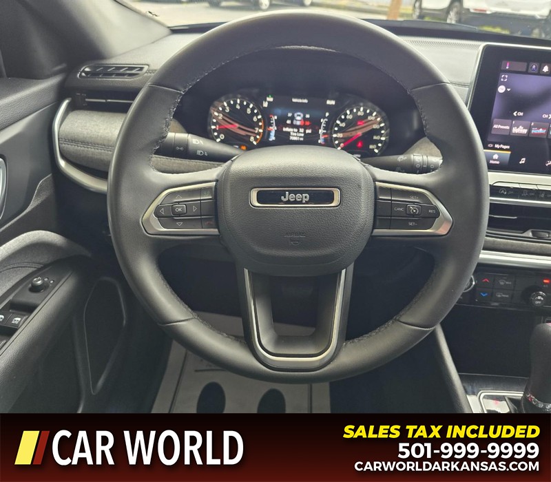 Jeep Compass Vehicle Full-screen Gallery Image 15