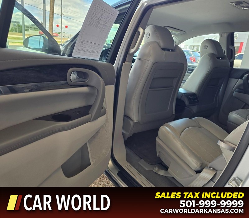 Buick Enclave Vehicle Full-screen Gallery Image 9