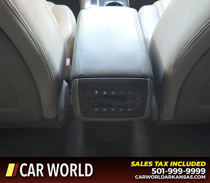 Buick Enclave Vehicle Full-screen Gallery Image 22