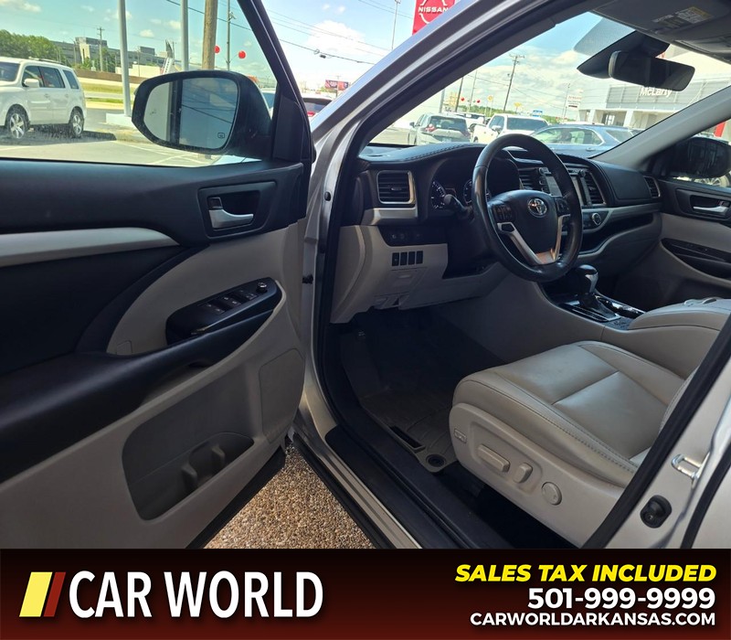 Toyota Highlander Vehicle Full-screen Gallery Image 8