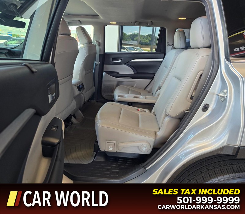 Toyota Highlander Vehicle Full-screen Gallery Image 12