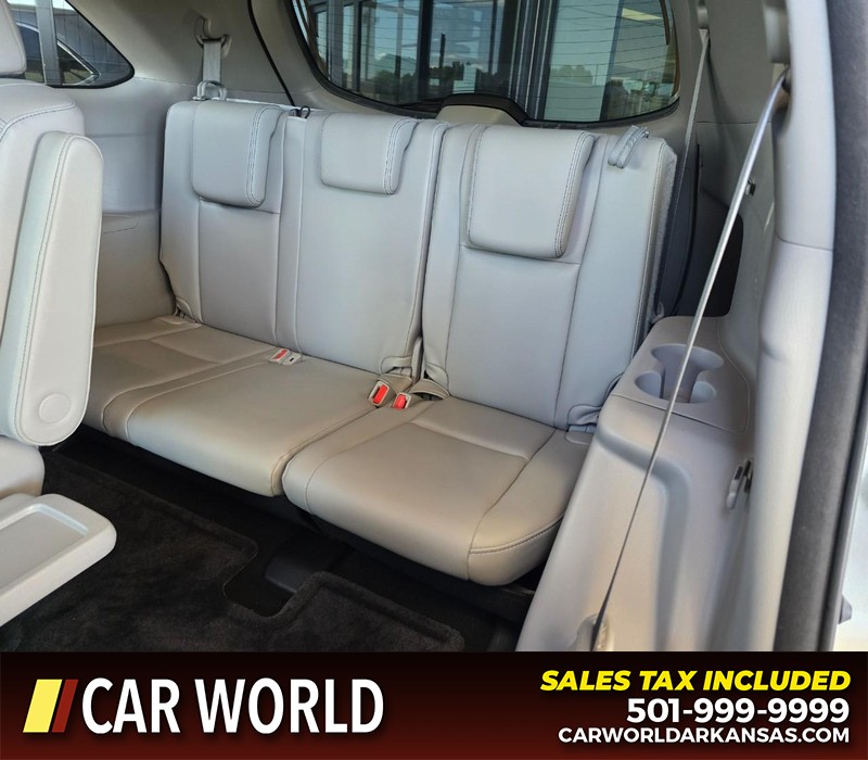 Toyota Highlander Vehicle Full-screen Gallery Image 13