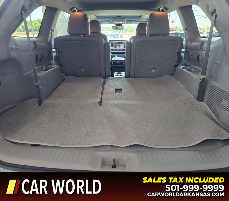 Toyota Highlander Vehicle Full-screen Gallery Image 18