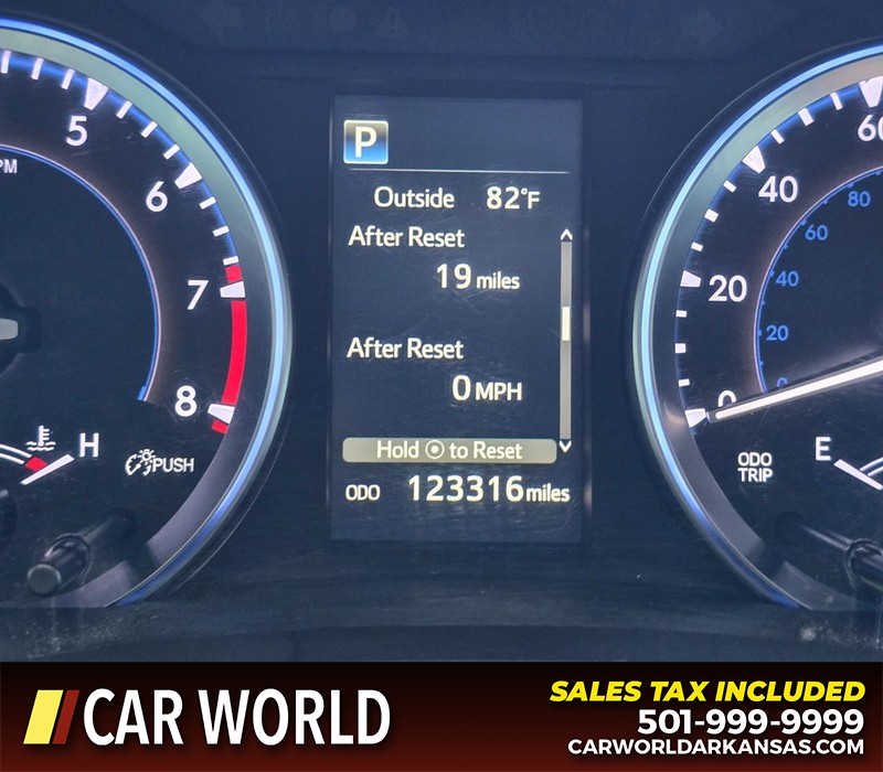 Toyota Highlander Vehicle Full-screen Gallery Image 21