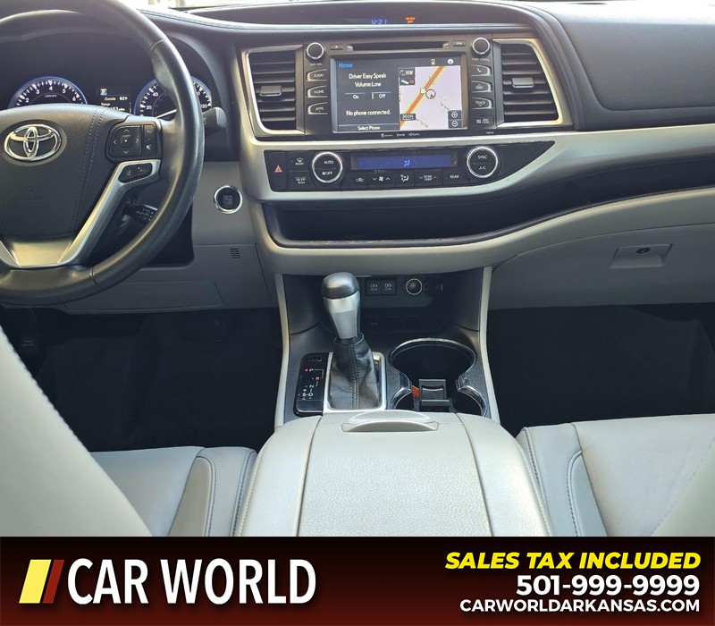 Toyota Highlander Vehicle Full-screen Gallery Image 23