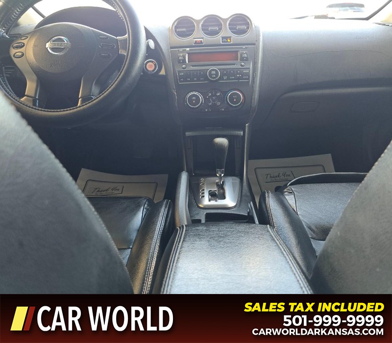 Nissan Altima Vehicle Full-screen Gallery Image 18