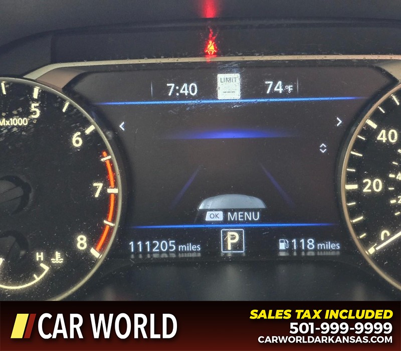 Nissan Altima Vehicle Full-screen Gallery Image 16