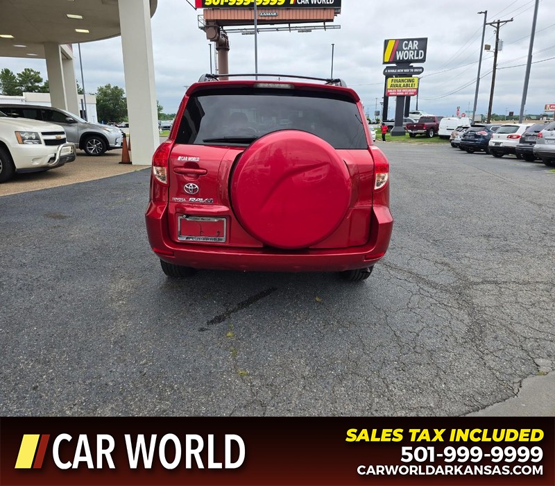 Toyota RAV4 Vehicle Full-screen Gallery Image 5