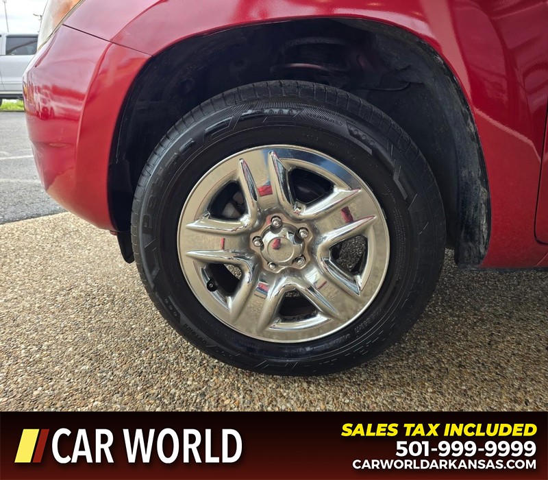 Toyota RAV4 Vehicle Full-screen Gallery Image 6