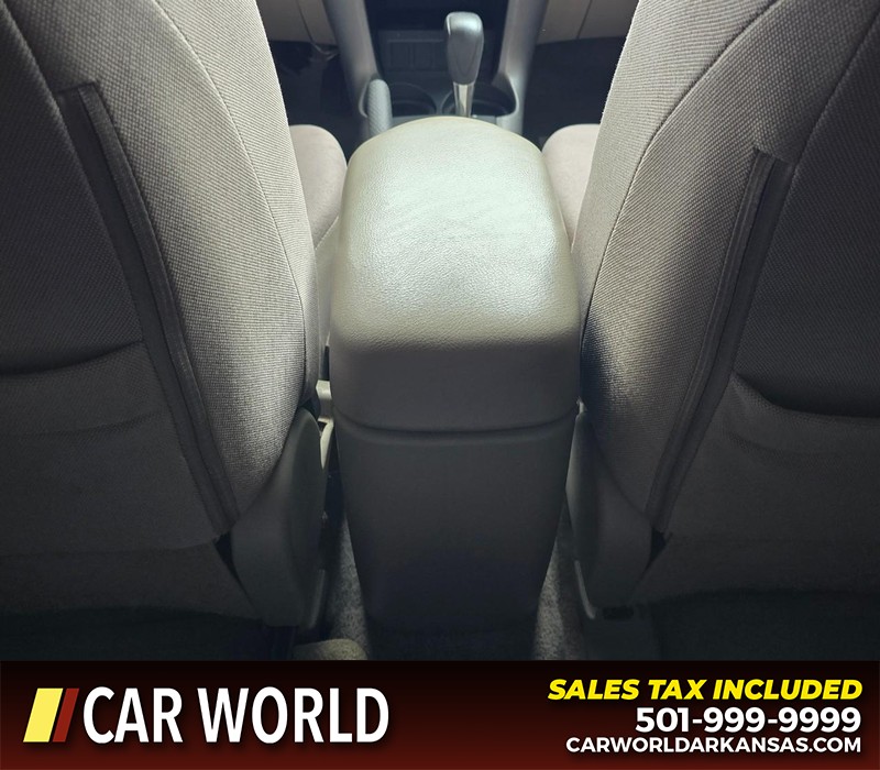 Toyota RAV4 Vehicle Full-screen Gallery Image 19