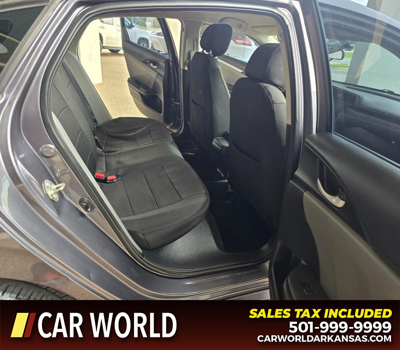 Honda Civic Sedan Vehicle Full-screen Gallery Image 12