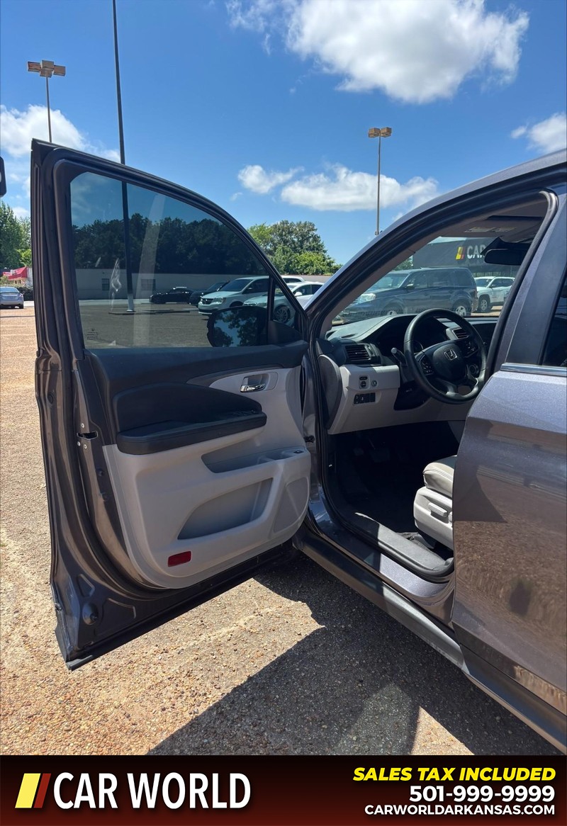 Honda Pilot Vehicle Full-screen Gallery Image 12
