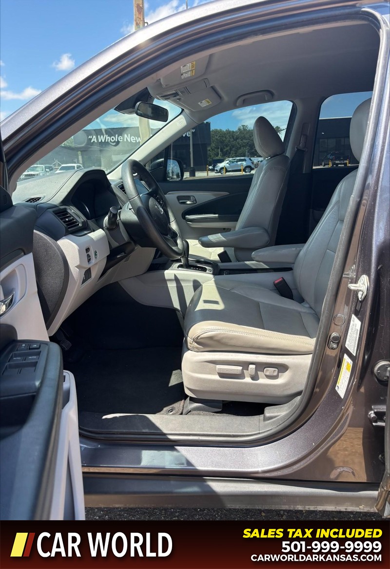 Honda Pilot Vehicle Full-screen Gallery Image 13