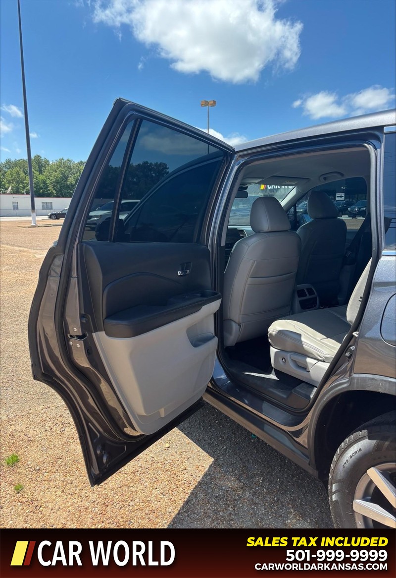 Honda Pilot Vehicle Full-screen Gallery Image 14