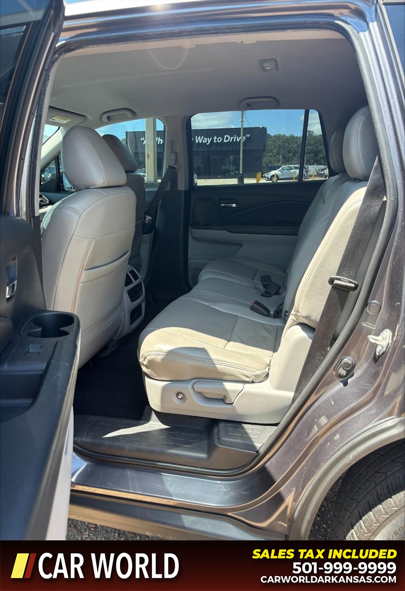 Honda Pilot Vehicle Full-screen Gallery Image 15