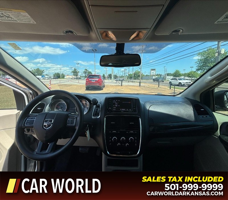 Dodge Grand Caravan Vehicle Full-screen Gallery Image 16