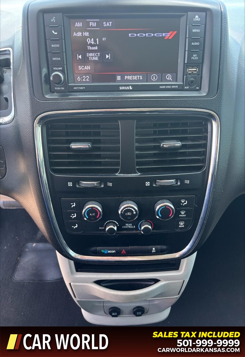 Dodge Grand Caravan Vehicle Full-screen Gallery Image 17