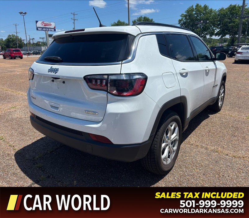 Jeep Compass Vehicle Full-screen Gallery Image 3
