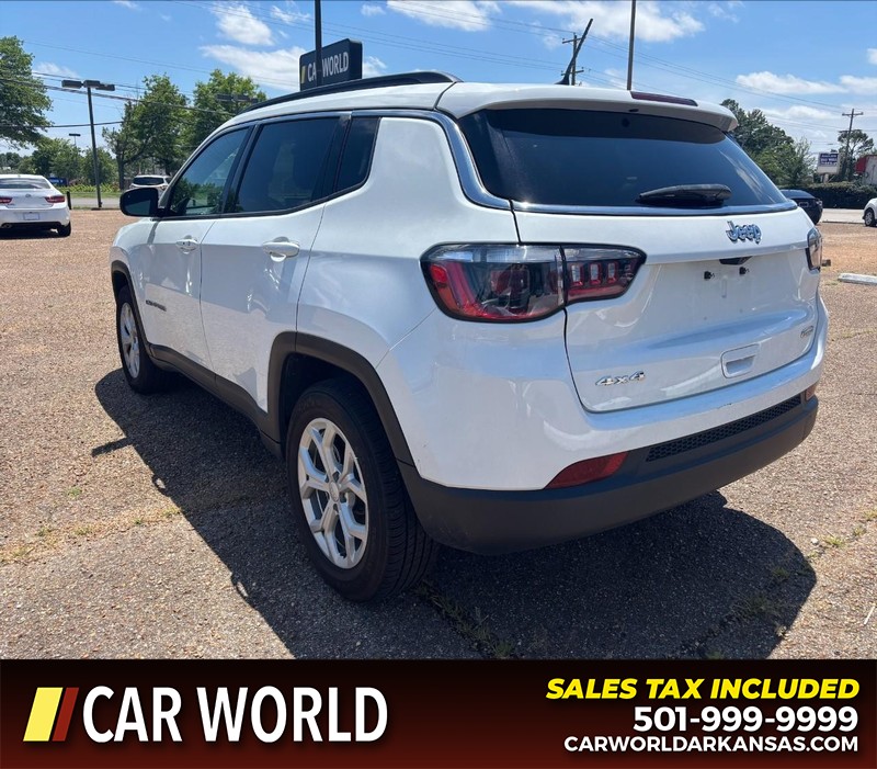 Jeep Compass Vehicle Full-screen Gallery Image 7